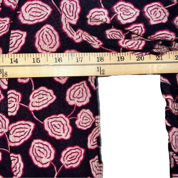 Maeve V Neck Top - Picture 2 of 6